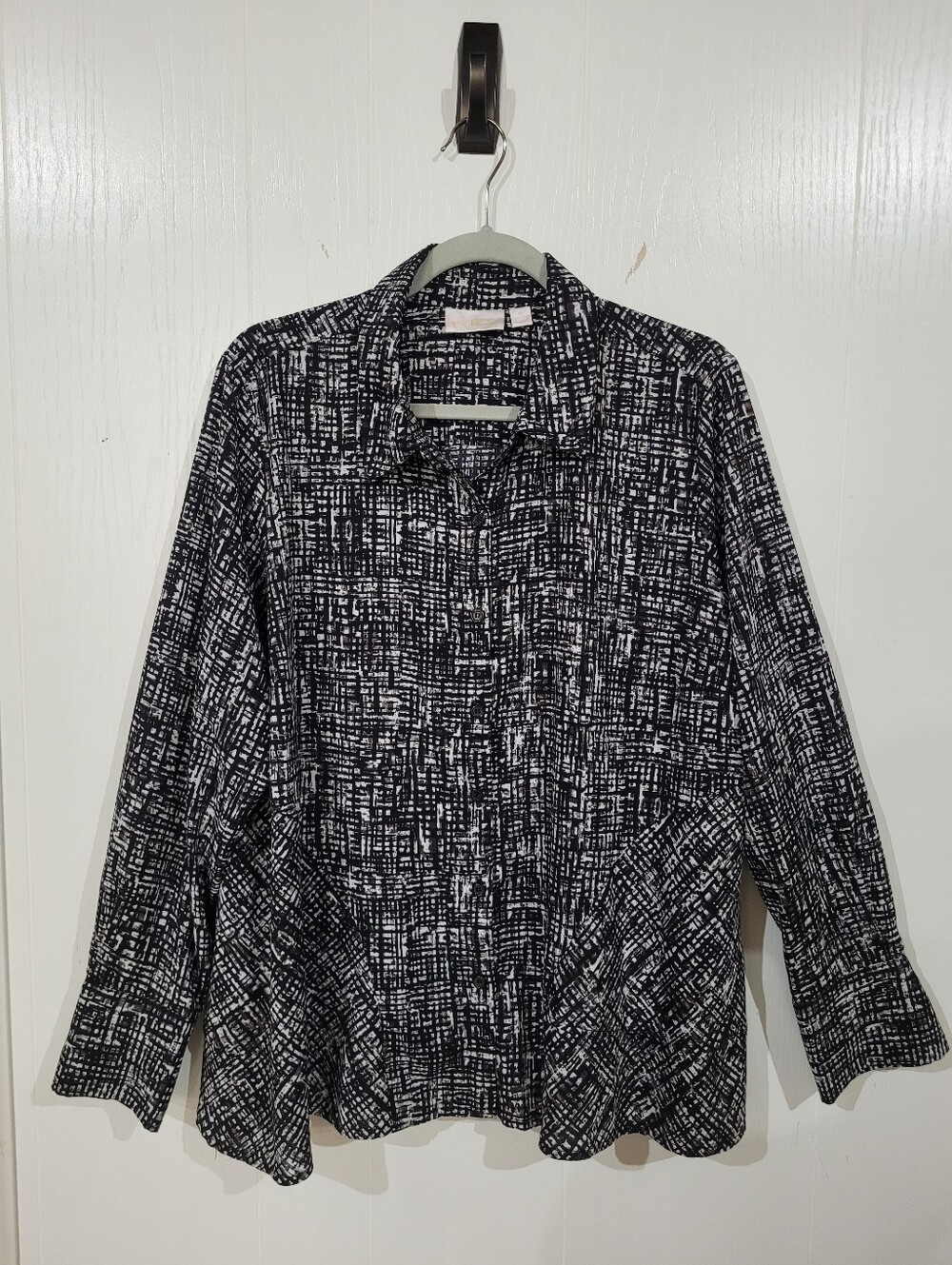 Belle by Kim Gravel Black & White Abstract Print Button-Down Blouse Shirt Sz XL